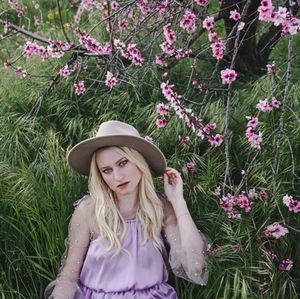 Meet your Posher, Yelena